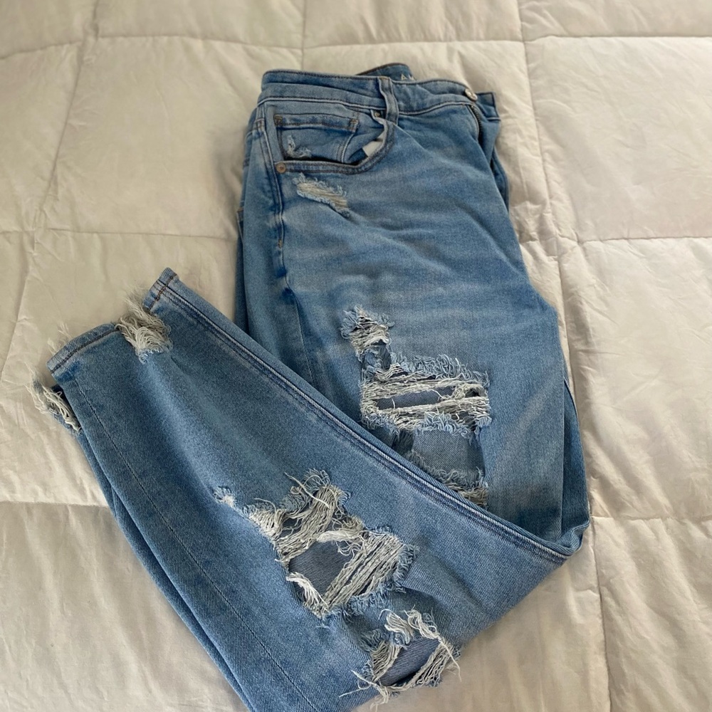 American Eagle Distressed Jeans
